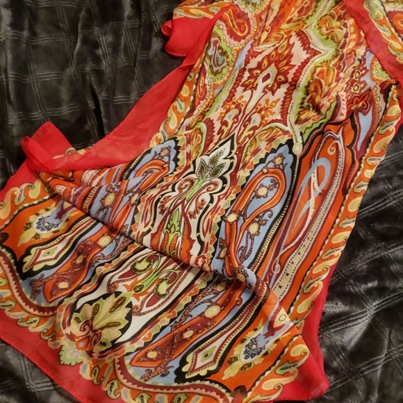 NWOT Bundle of Lightweight Scarves - Picture 3 of 5